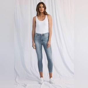 FRAME 'Ali High Rise Cigarette' Light Wash Cropped Jean - Size 26 (flaw)